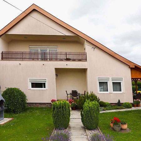 Holiday Home In Balatonkeresztur 19455 Экстерьер фото